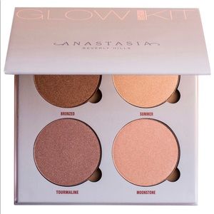 Anastasia Beverly Hills sun dipped glow kit